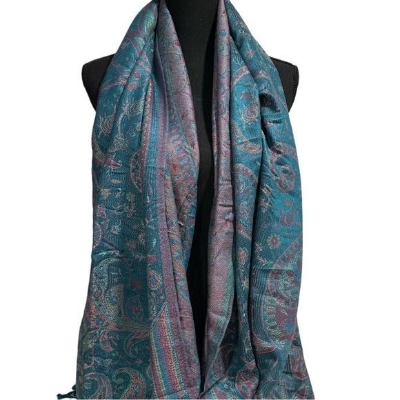 Elegant Shawl in Metallic Green Paisley-Versatile Wrap, Scarf, Veil, Soft Cozy - Picture 8 of 16